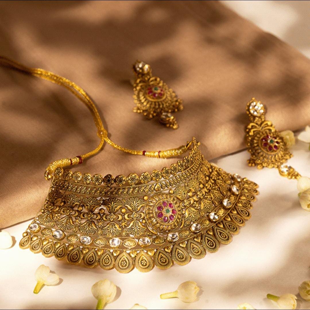 Regal Antique Gold Choker Set with Intricate Embellishments