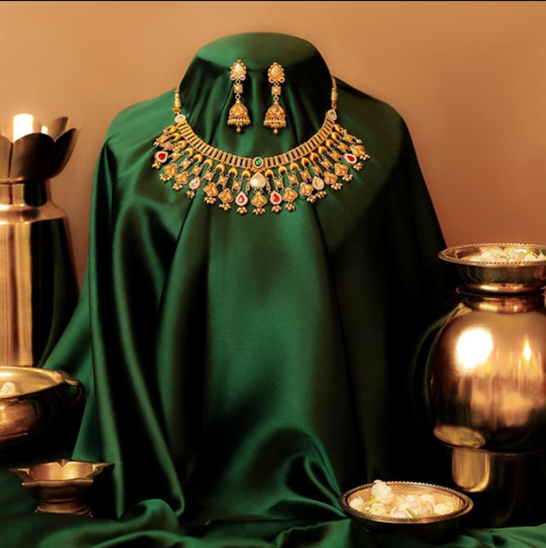 Royal Heritage Gold Necklace Set with Earrings – Traditional Kundan & Pearl Design