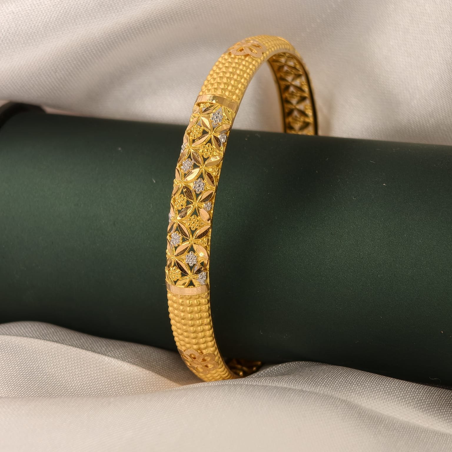 Petaline Trellis Bangle
